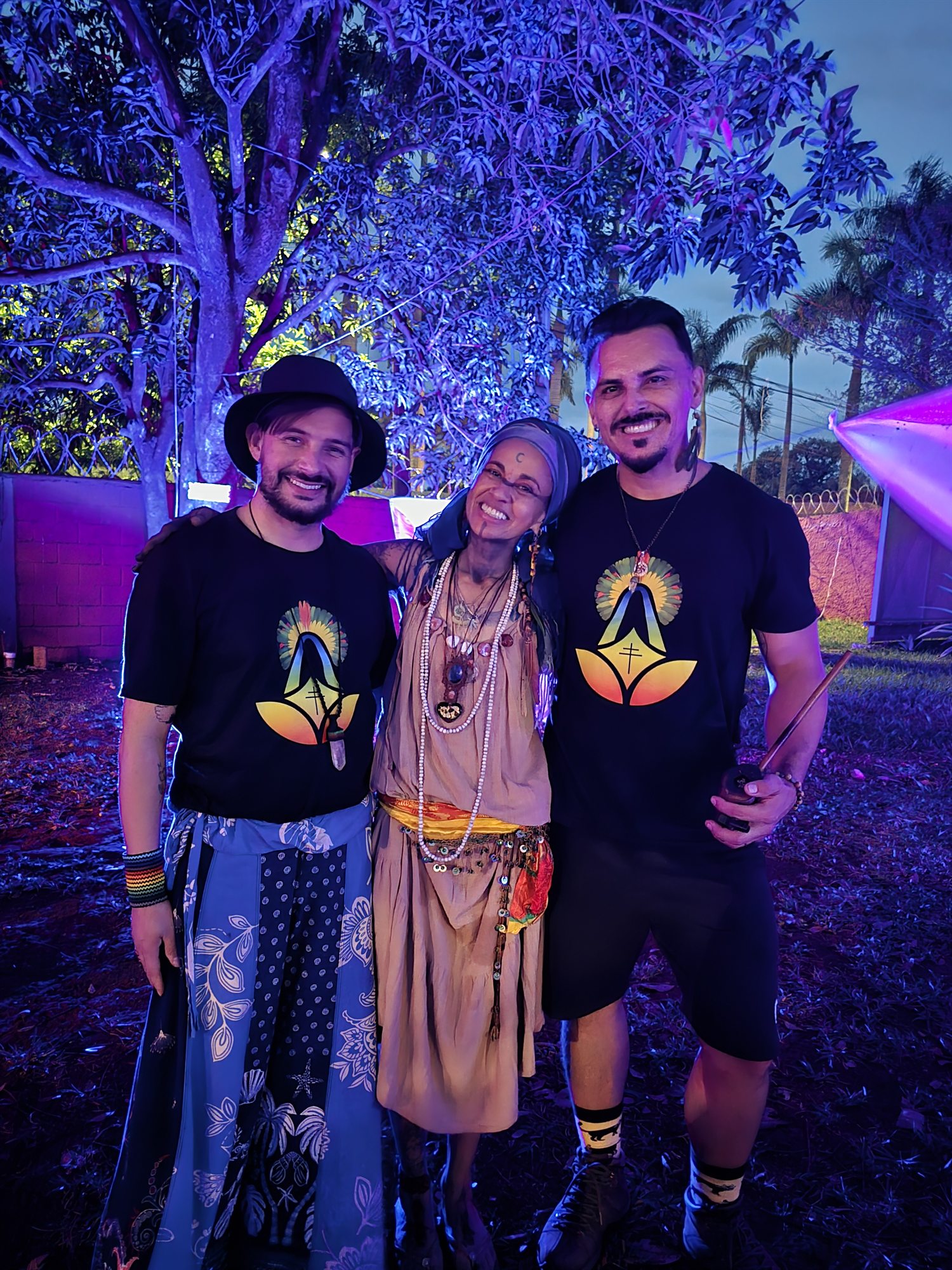 Jana Luia com Bruno Luz e Michael Pereira durante a noite do Ayni Festival